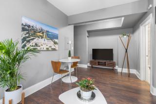 Private Room in Stylish Humboldt Park Retreat - Chicago - 8
