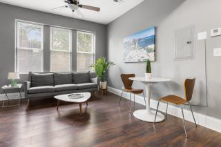 Private Room in Stylish Humboldt Park Retreat - Chicago - 7