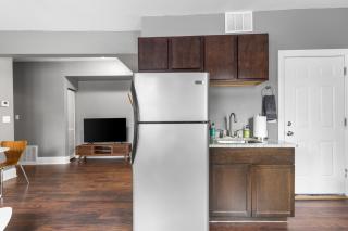 Private Room in Stylish Humboldt Park Retreat - Chicago - 3