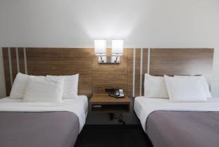 Countryside Inn and Suites - 6