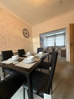Cleethorpes Contractor stays - long term discounts - Grimsby - 3