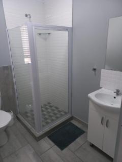 King Edward Inn 2 - 3