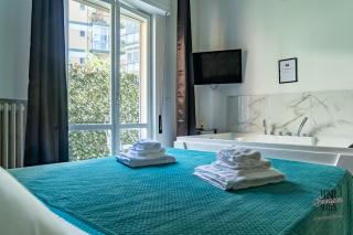 Lush Escape Suites - hottube and sauna - Bari - 0