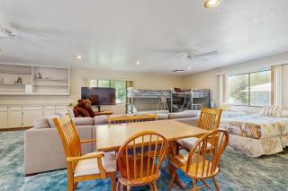 Lollipop Lakehouse - 1