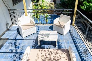 Lush Escape Suites - hottube and sauna - 5