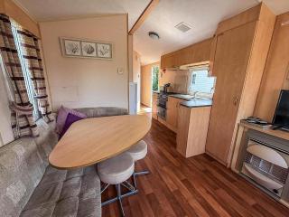 Lovely 6 Berth Caravan At Skipsea Sands Park In Yorkshire Ref 41053Sf - Barmston - 4