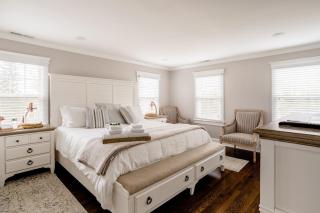 Luxury Stay In Expansive Historical Home - North Haven - 5