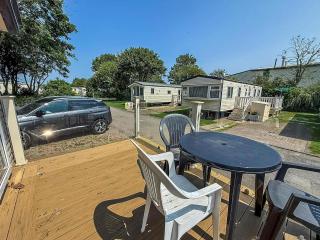 Lovely 8 Berth Caravan For Hire On Skipsea Sands Park In Yorkshire Ref 41197Wf - Barmston - 5