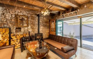 1 Bedroom Awesome Home In Drivenik - Drivenik - 3