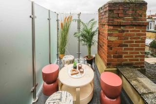 Beautifully renovated 2B2B for 6 by Piccadilly line - 5