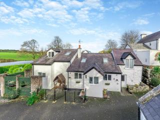 Ty Menyn - Uk45716 - Brynteg - 0