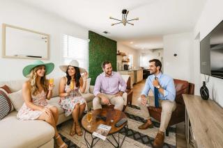 3BR 2BA Derby Home Walk to Churchill Free Parking - Louisville - 0