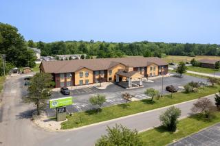 Countryside Inn and Suites - Mount Orab - 0