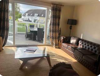 Lake's End Lodge - South Cerney - 9