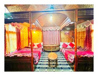 Mossess Retreat Group Of Houseboats - Srinagar - 2