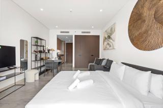 Designer Studio w Burj Khalifa view in Peninsula - 2