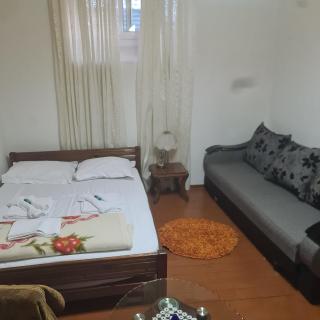 Grandpas House - Gjirokastra - 7