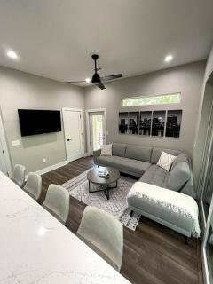 Catalina Guesthouse w/ Hot Tub and Pool - Austin - 6