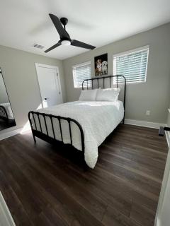 Catalina Guesthouse w/ Hot Tub and Pool - Austin - 1