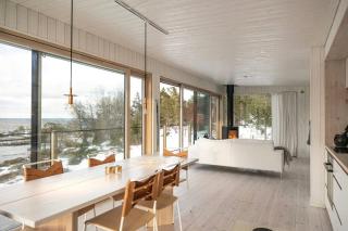 Modern Seaside Home With Magical Views - 8