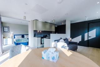 2 Bedroom Apartment with Free Parking in Manchester City Centre, by Eason Stays - Ideal For Weekend Getaways & Business Travel - Manchester - 7