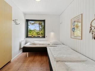 Holiday Home Ellinor - 300m from the sea by Interhome - Neksø - 4