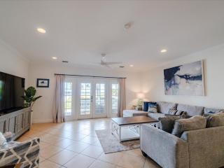 Indigo Reef #1 - Captain`s Cure- Luxury Waterfront Villa, 31' Dock - 2