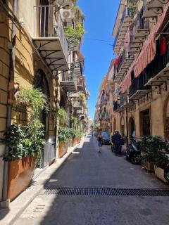Love nest cathedral ,in the heart of the city - Palermo - 2