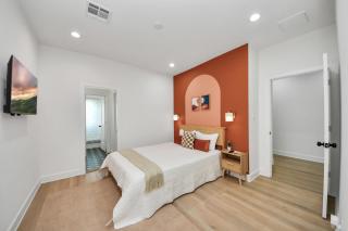 Stylish & Cozy Mins to Downtown With Backayrd - Houston - 8