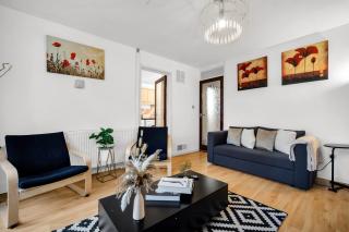 Beautiful 2 bedroom, two-storey house with garden, close to city centre - 2