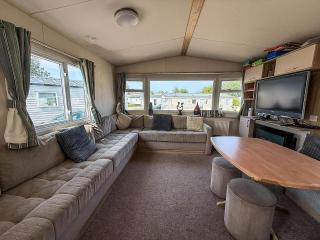 Lovely 8 Berth Caravan With Decking And Wifi In Yorkshire, Ref 71011Ic - Tunstall - 3