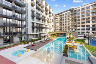 Chic Retreat 1Bedroom with Pool view - 4