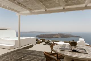 Aqua Luxury Suites by NOMÉE Hospitality Group - Imerovigli - 2