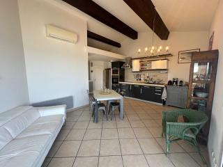 Spacious air-conditioned duplex with 270 degree sea views - 6