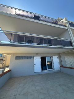Spacious air-conditioned duplex with 270 degree sea views - 1