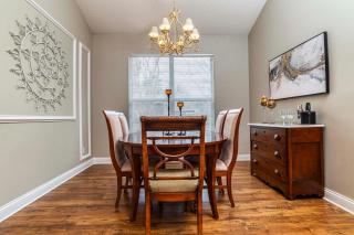 You're On Island Time in this 4 BR in Quiet Neighb - - 7