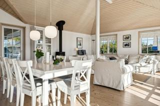 Bright Summer House With Sea View In Vejlbyfed - Middelfart - 9