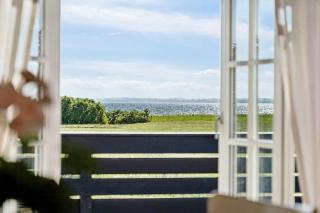 Bright Summer House With Sea View In Vejlbyfed - 1