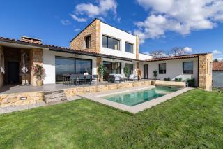 AH Villa de lujo con piscina y vistas en Asturias - - 0