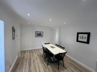 101 Modern 4 Bedroom Home - 4