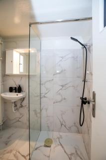 Athens Central Jacuzzi Retreat - 7