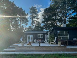 Home With Recycled Finds Near Nature - Græsted - 7