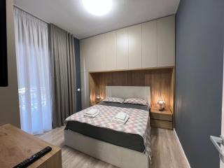 Denny's Apartment New Bazaar Delight Premium - Tirana - 8