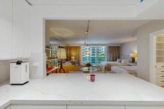 Roney Palace Retreat - 2