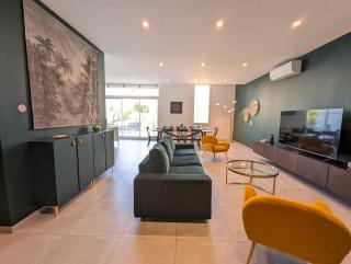 ColorChic 3 étoiles - Parking Privé Terrasse Clim - 120m2 Plein centre - Mèze - 4