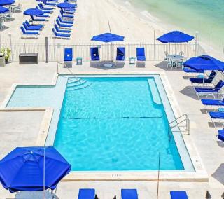 My Beach Key - Waterfront Home, 32' Dock, Tiki Hut, Beach Club Access w Pool - 9