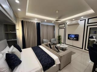 Elysium Tower Designer Apartments Facing Centaurus Mal Islamabad - Islamabad - 9