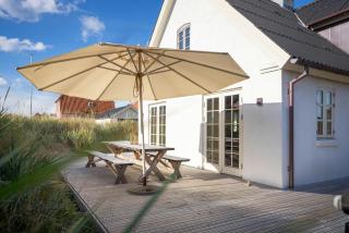 Historic Fisherman's Gem With Twist In Klitmøller - 9