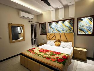 Avacation Lodges, Only Families - Rawalpindi - 9