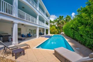 Oceanside Manor- Expansive Waterfront Pool Home, 30' Dock - 9
